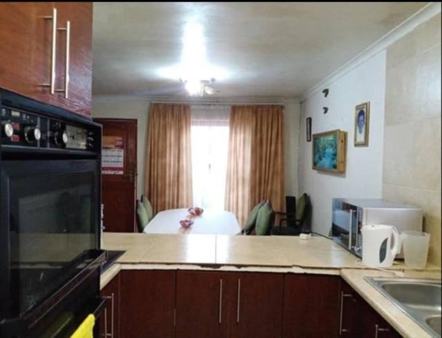 3 BEDROOM FREEHOLD FOR SALE IN ILITHA PARK